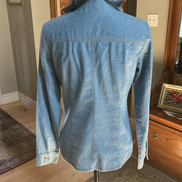 Sundance Denim Ruffle Shirt(wire insert to hold Ruffle in place. Size 4. - Picture 4 of 7